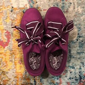 ✨SALE✨ PUMA Wmn’s Sz 8, Suede Heart Satin II, Dark Purple